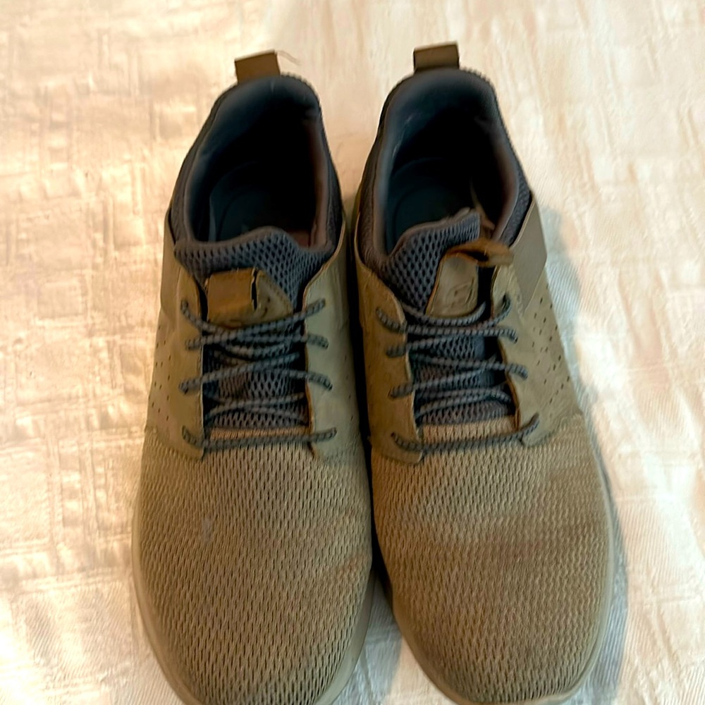 Skechers classic fit air cooled with memory foam. Size 10.5 US
